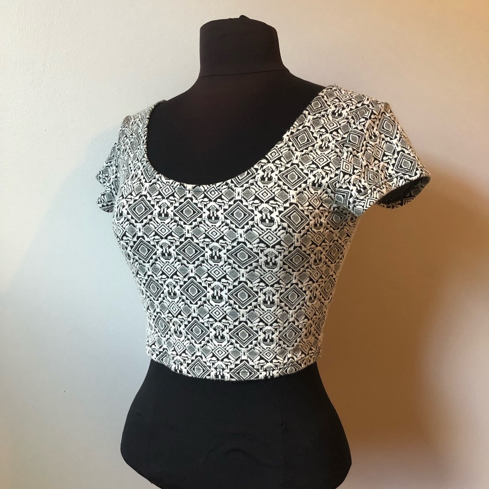 ❌SOLD❌NWT Pacsun Crop Top